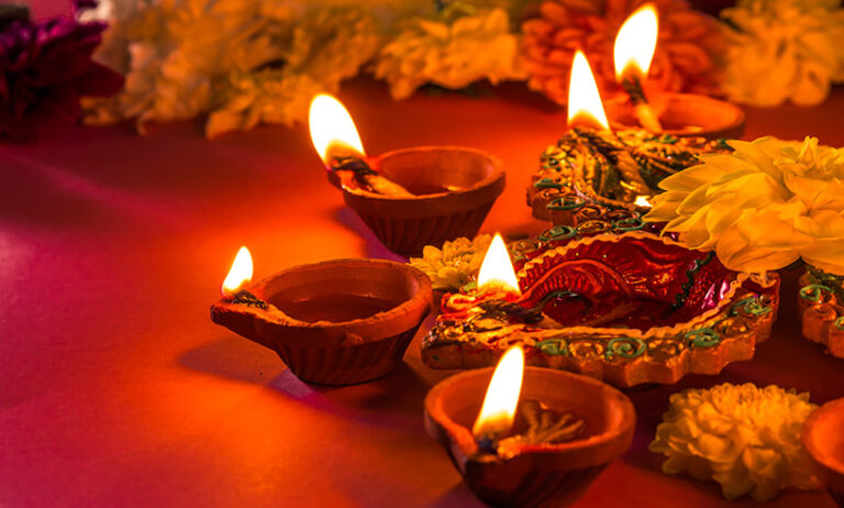 මිනිස් දිවියට ඉසුරු සදන දිපවාලි / DIWALI